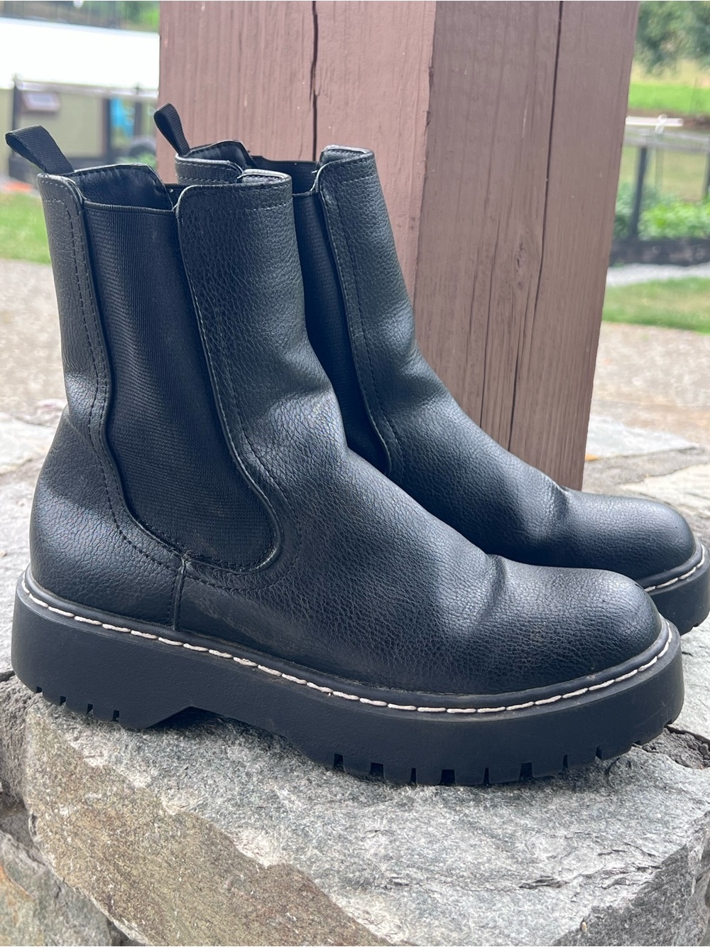 Size 7- black Sincerely Jules "Hippie" ankle boots - leather